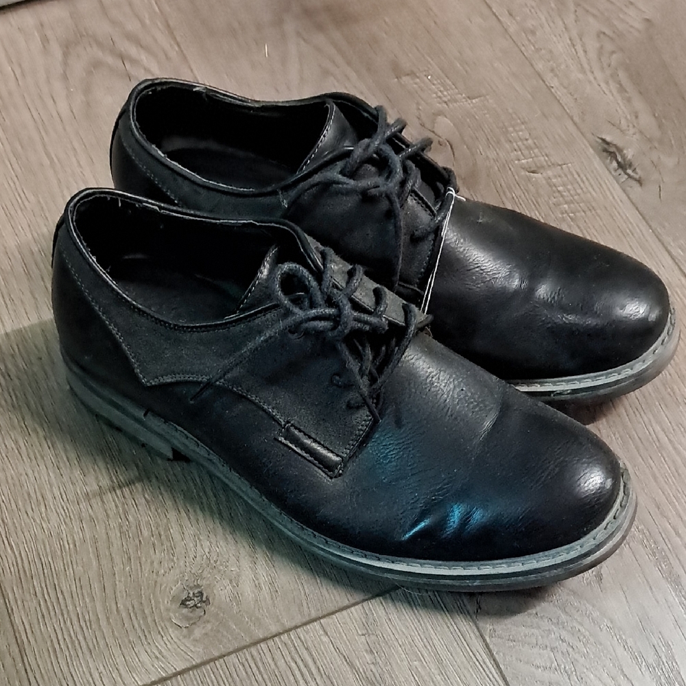 G.H. Bass & Co. Black Leather Oxfords